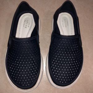 Crocs toddler size 8-9